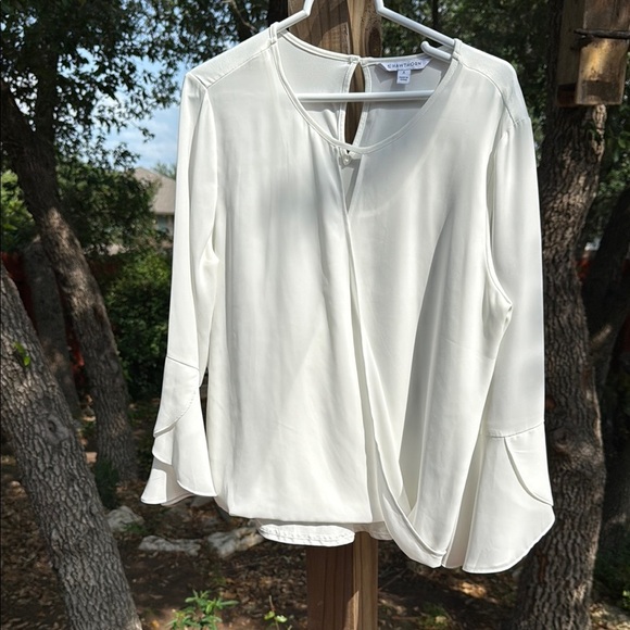 41 Hawthorn Tops - Elegant White Blouse Size M